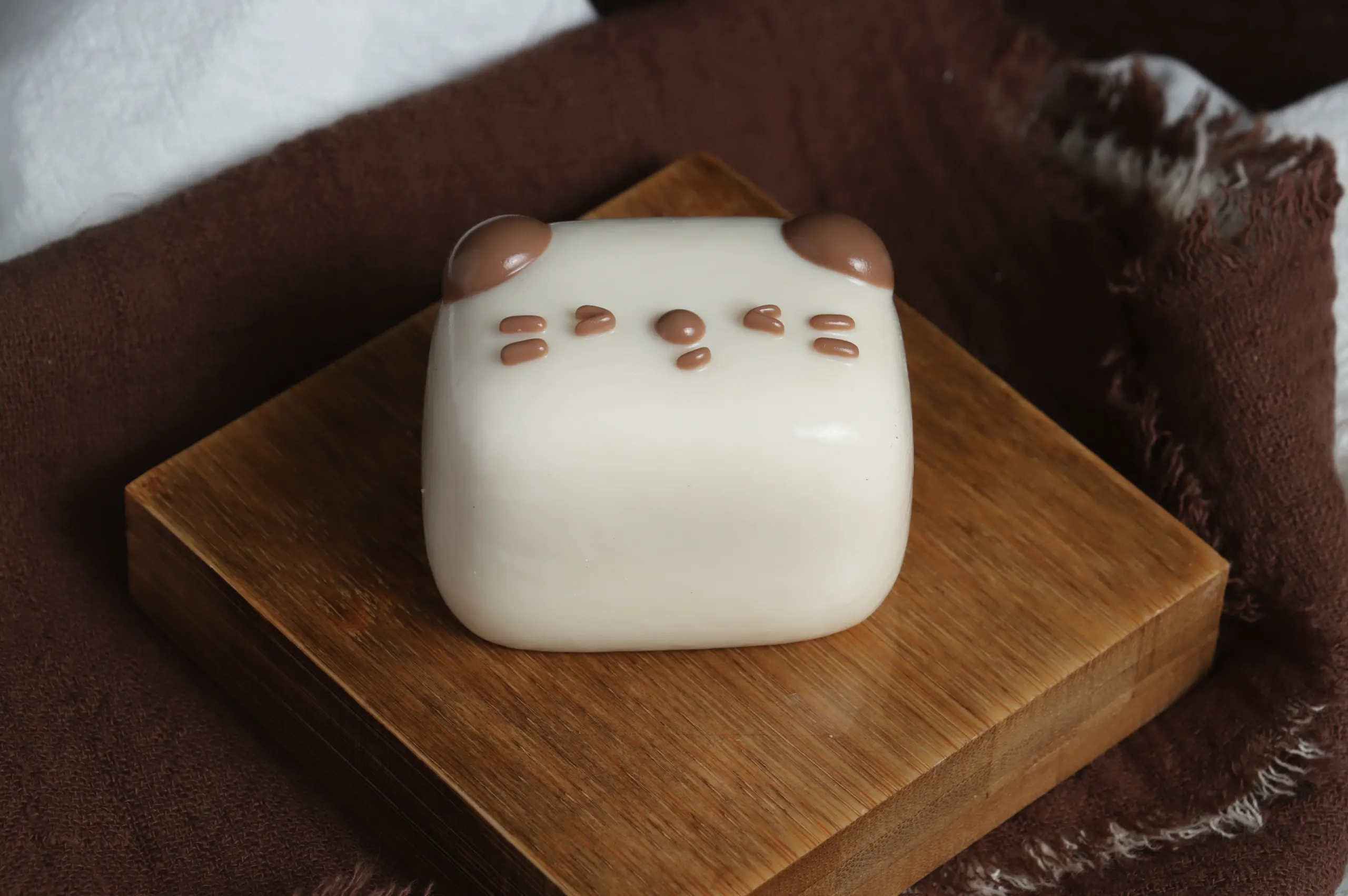 Milk Tile, alternate view 3